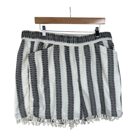 NWT Lane Bryant Soft Jacquard Short‎ With Tassels size 18/20 White - Picture 1 of 9